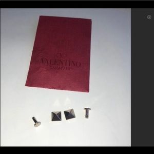 Valentino garavani 2 little gold stud